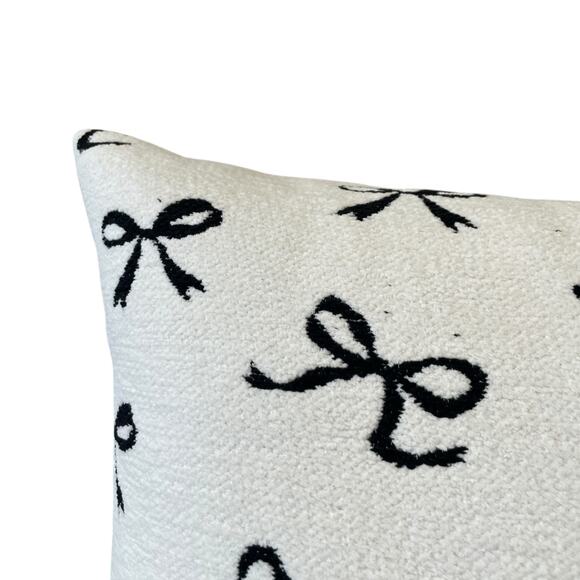 Cynthia Rowley BOW Feather Filled Pillow 20x20 Black & Cream NEW - Picture 6 of 12